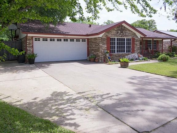 3rd image of 603 Eastcliff Dr