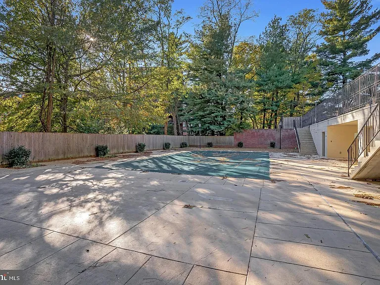 3265A Sutton Pl NW #A — Photo 4