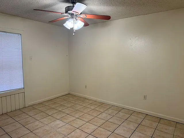 3 bed, 1250 sqft, $1,150 — Photo 4