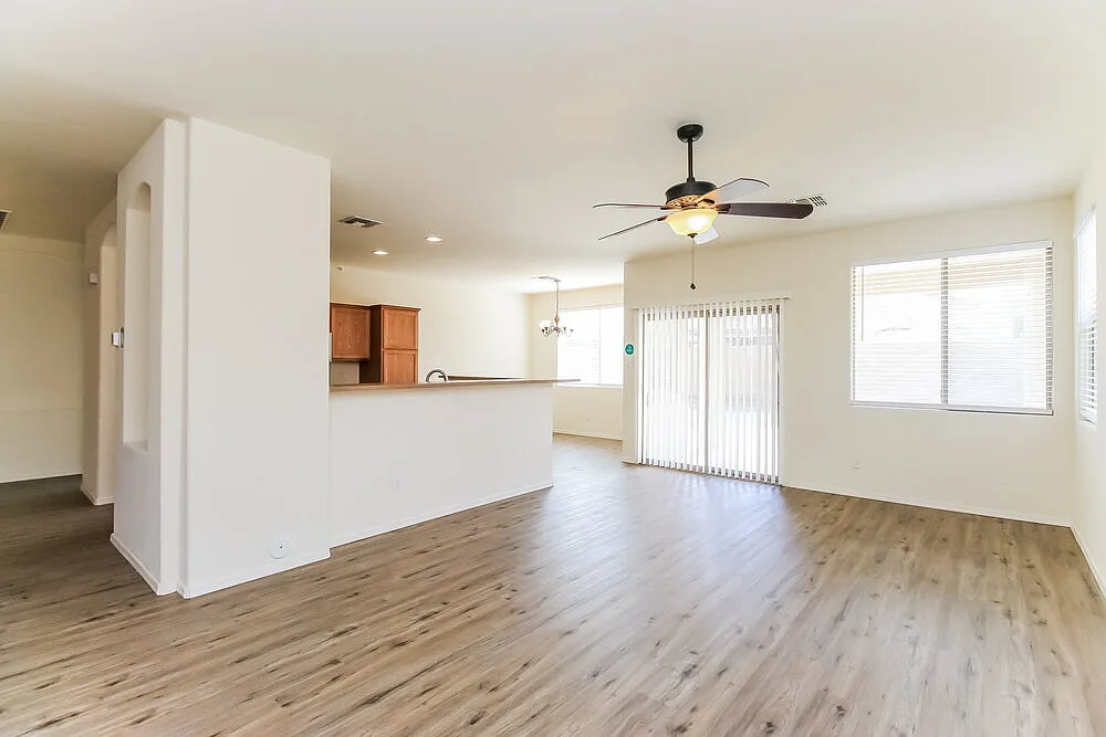 3 bed, 2.0 bath, 1755 sqft, $2,245 — Photo 4