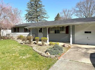 2541 Deerwood Dr, Fort Wayne, IN