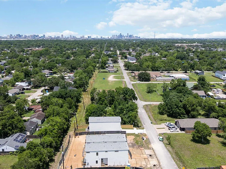 10608 Ashville Dr — Photo 47