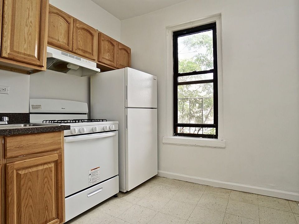 2nd image of 587 Fort Washington Ave APT 12C