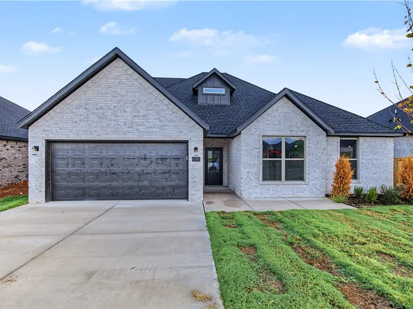 6700 High Meadow Blvd, Bentonville, AR 72713