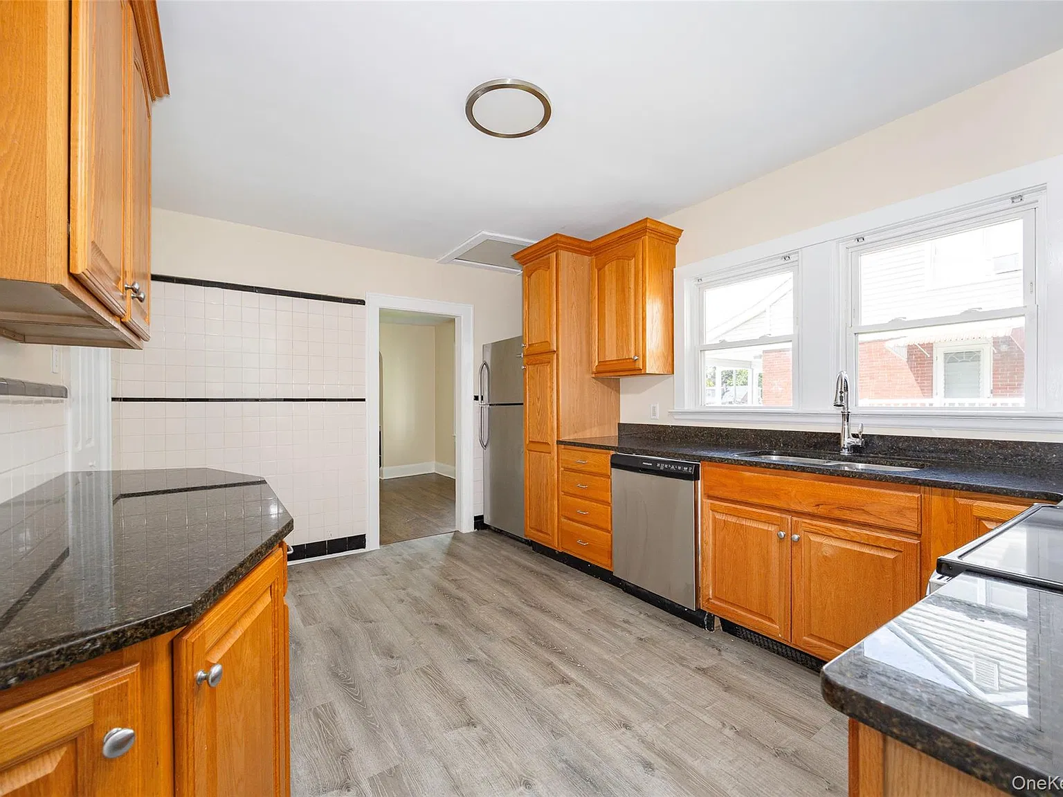 1 bed, 1.0 bath, 749 sqft, $1,800 — Photo 3