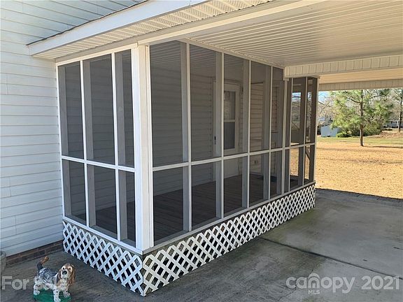 4th image of 308 S Maple St