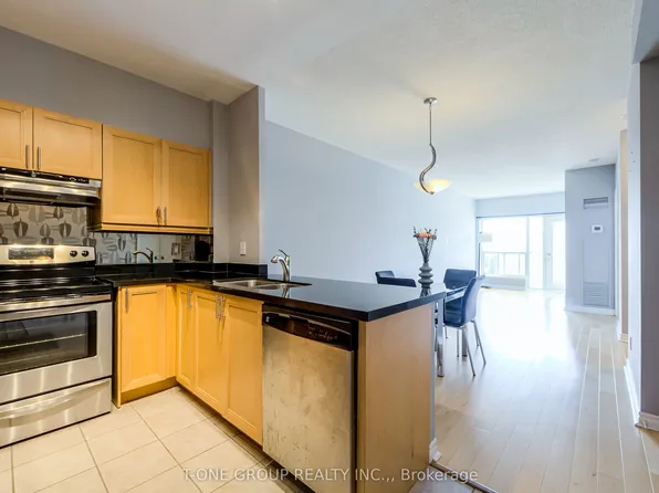 600 Queens Quay W #1031, Toronto, ON M5V 3M3