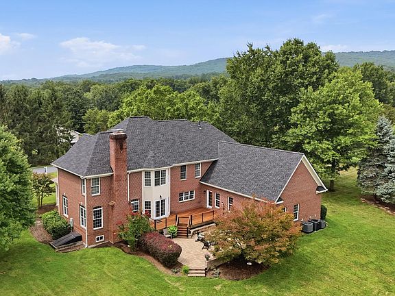 5th image of 6048 White Flint Dr