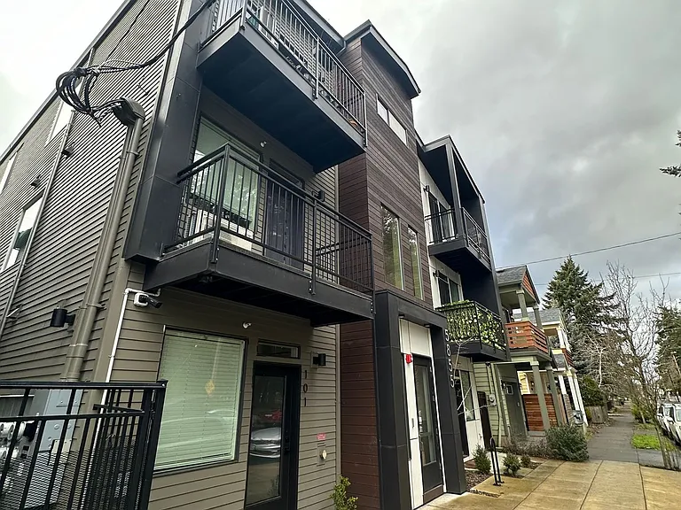 72ND — Photo 2