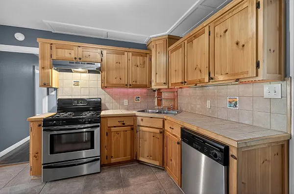 3223 Topeka St — Photo 11