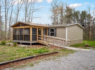 4134 Glade Creek Rd, Sparta, TN 38583