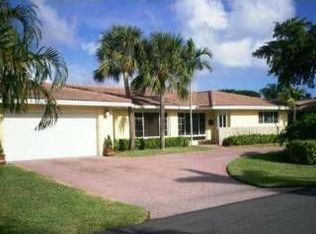 2733 NE 35th Ct, Fort Lauderdale, FL 33308