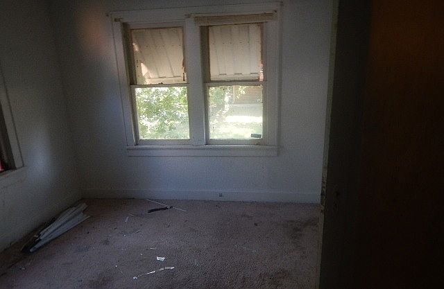 2nd image of 1925 NW 30th St