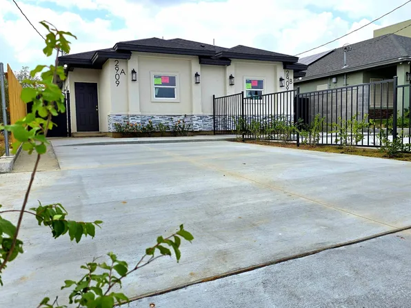 2909 Bayard St #A, Laredo, TX 78046