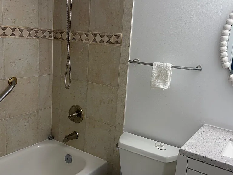 11212 Chestnut Grove Sq #115 — Photo 19