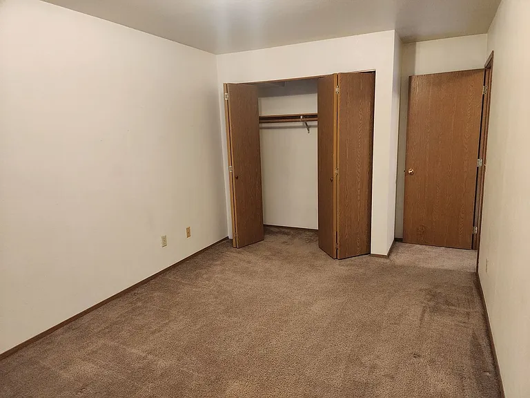 601 S 72nd Ave — Photo 20
