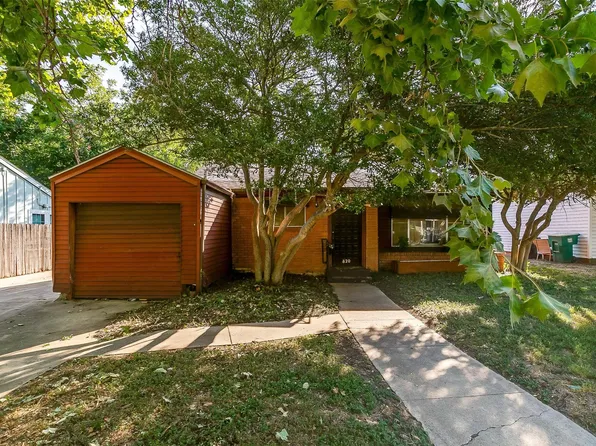 820 Edgefield Rd, Fort Worth, TX 76107