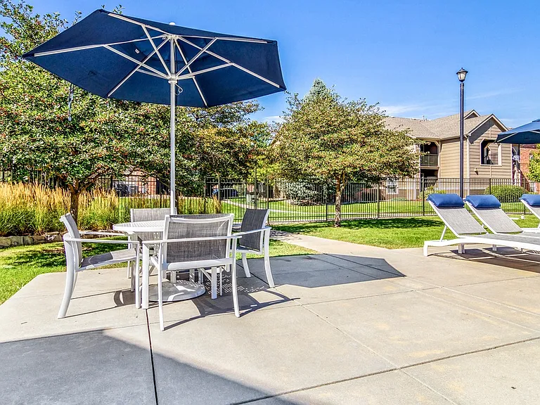 Legacy Heights Apartments — Photo 4