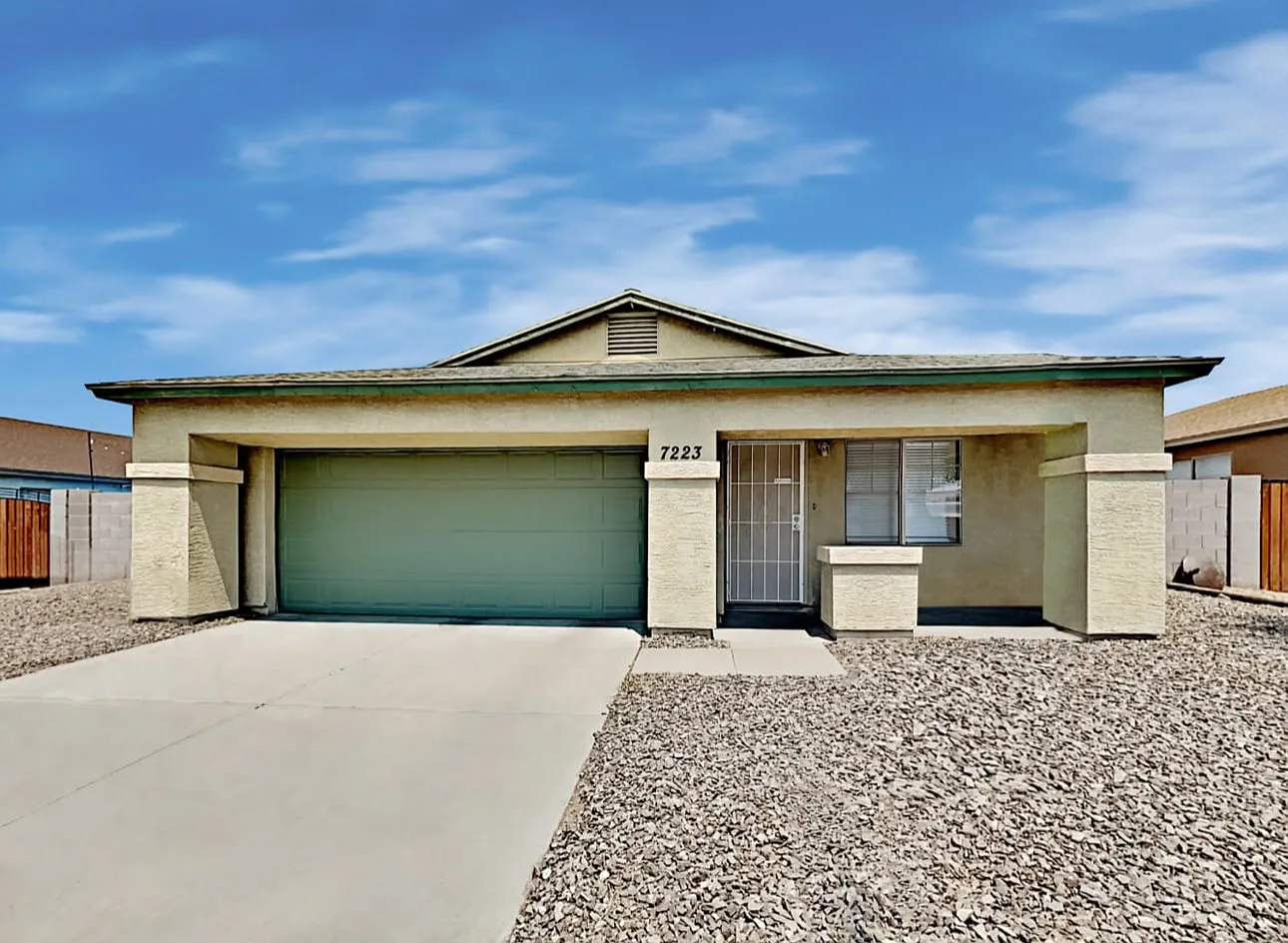 3 bed, 1370 sqft, $1,999 — Photo 2