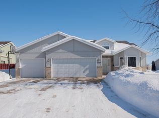 1734 32nd St S, Moorhead, MN 56560