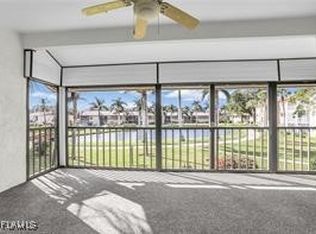 195 Cypress Way E APT 8, Naples, FL 34110