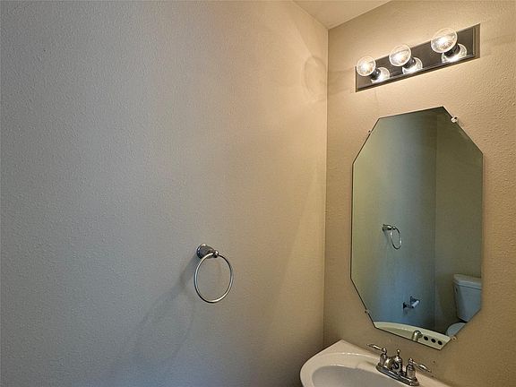 4th image of 11515 Jacinth Ct