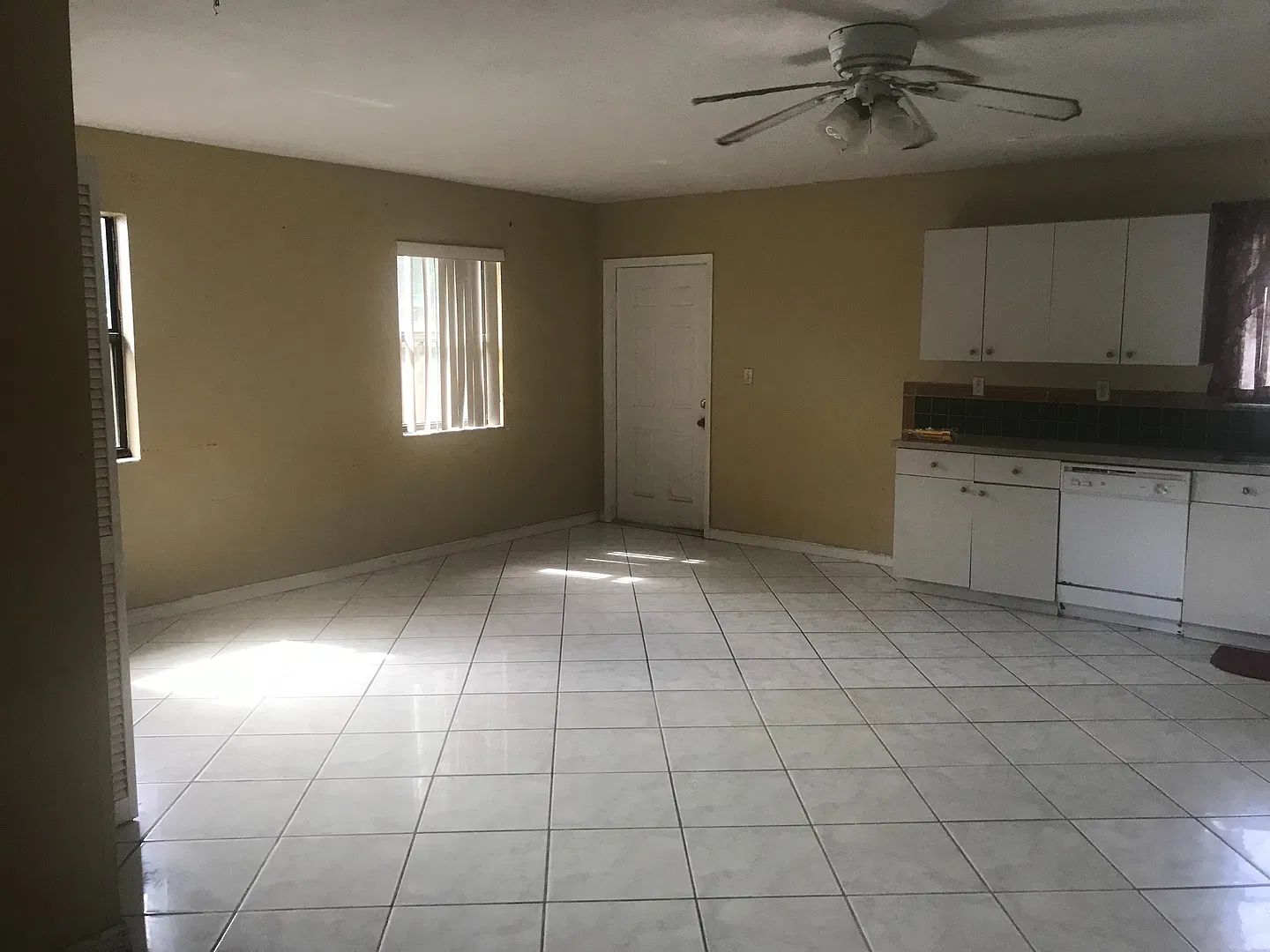 Large 3-2 house — Photo 4