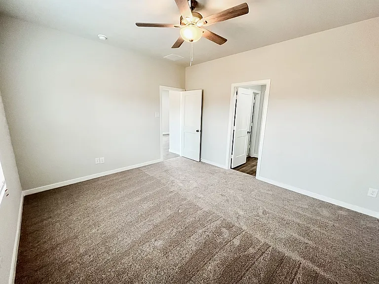 11848 Whirlaway Dr — Photo 7