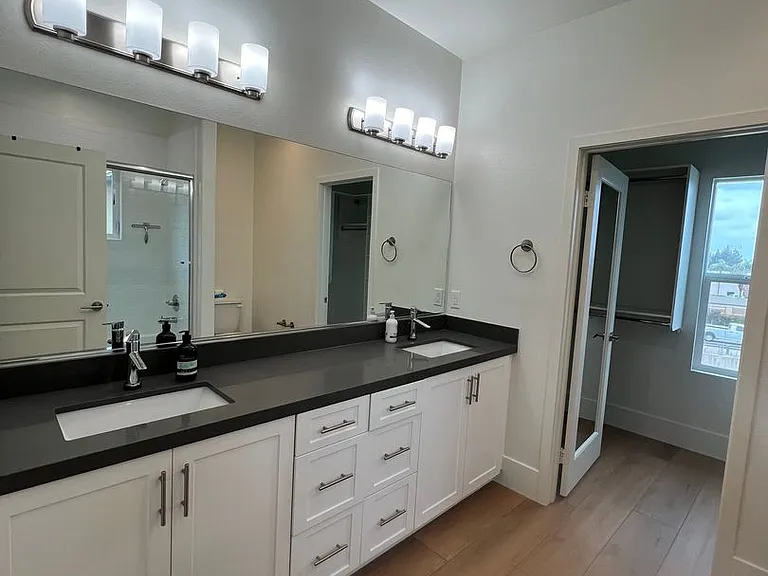 340 Rendar Ln — Photo 12