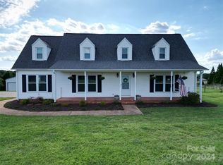 287 Fox Hunter Rd, Harmony, NC 28634