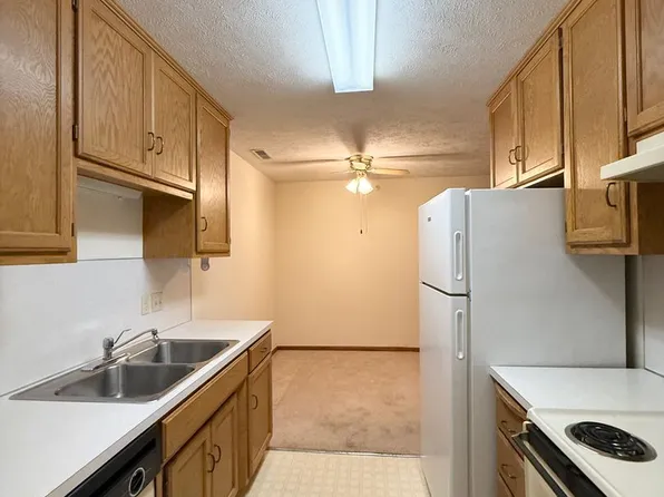 Lamplighter 2, 2715 N 93rd St #303, Omaha, NE 68134