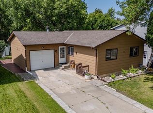 1813 29th Street Cir S, Moorhead, MN