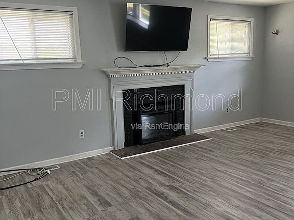 3rd image of 1900 Woodmont Dr