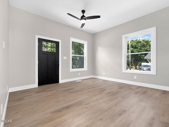 3rd image of 314 N Madriver St