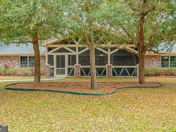 4th image of 636 Old Plantation Rd