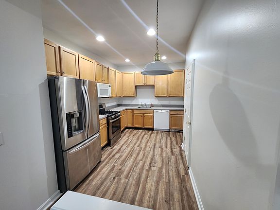 5th image of 206 Eagle Ridge Ct