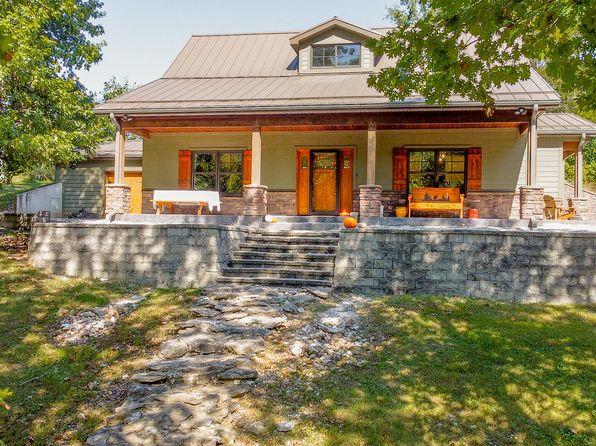 18581 Brady Ln, Boonville, MO 65233