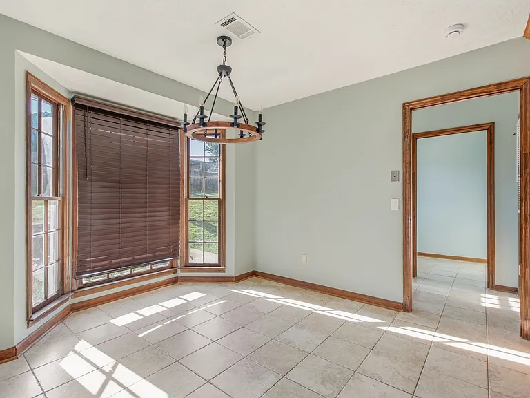 3942 Ashmore Dr — Photo 11