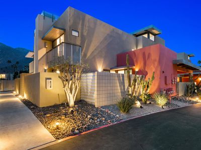677 E Arenas Rd, Palm Springs, CA, 92262