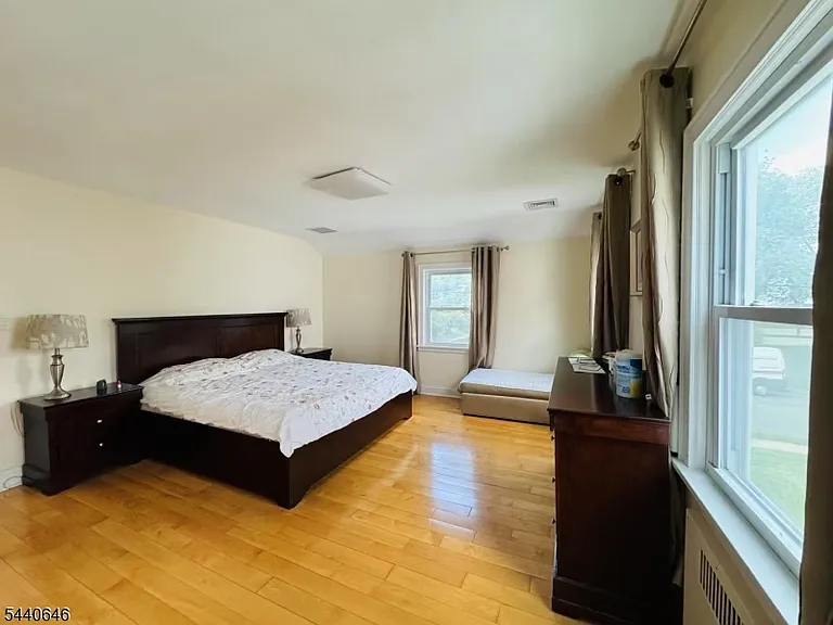 44 Greenwood Dr — Photo 11