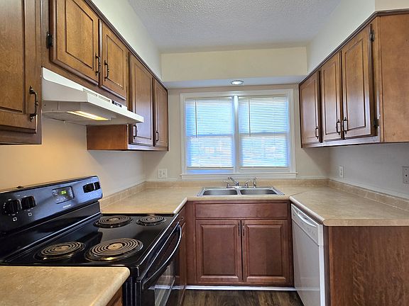 4th image of 118 Coach Lee Hill Blvd #A
