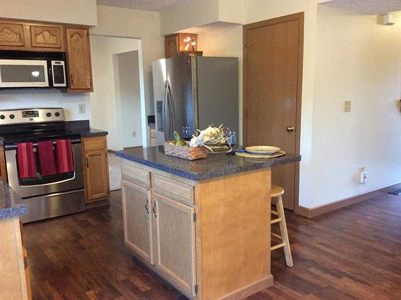 3rd image of 2310 N Ziner Cres