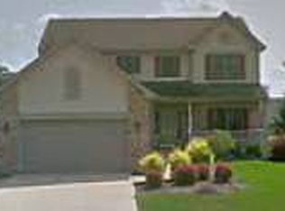 564 1st St, Antioch, IL 60002