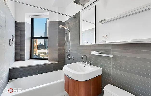 Rented by CORE | media 10