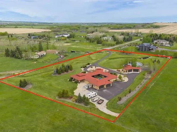 322066 NE 4th St E, Foothills County, AB T1S 3L7