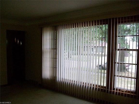 3rd image of 5867 Layor Dr