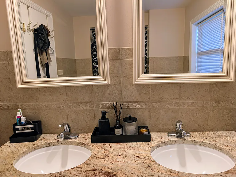 2518 Hawthorne Ave — Photo 8