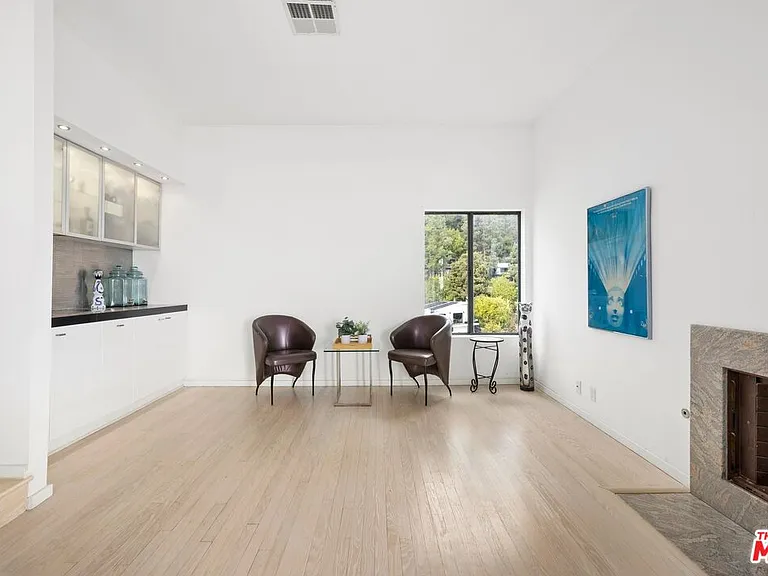 8546 Hillside Ave — Photo 5