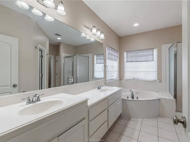 305 Stoney Hills Ct — Photo 24