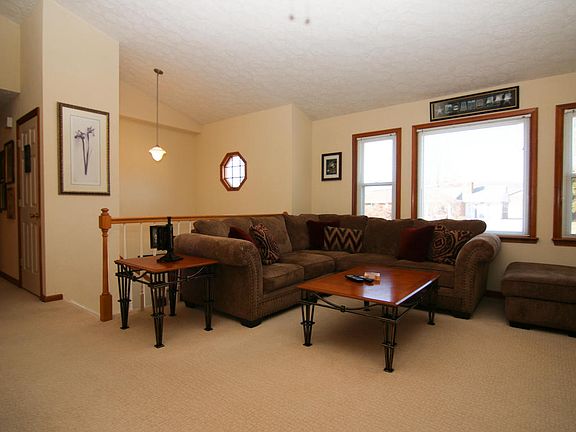 5th image of 747 Devonshire Dr